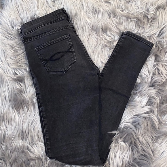SALE ‼️ABERCROMBIE & FITCH JEANS - Picture 1 of 5